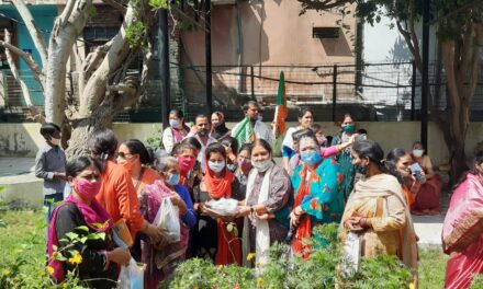 भारतीय जनता पार्टी महिला मोर्चा अल्मोड़ा ने सेवा सप्ताह में किया विशाल आयोजन, जरूरतमंदो को दिया पौष्टिक आहार।