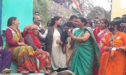 कांग्रेस प्रत्याशी गंगा पंचोली ने गांव गांव जाकर किया अपने पक्ष में समर्थन मांग