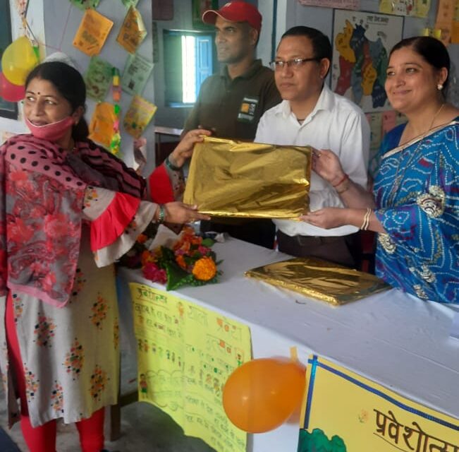 राष्ट्रीय जन सेवा समिति अल्मोड़ा ने आज शिक्षक दिवस पर राजकीय जूनियर हाईस्कूल पाखुरा व राजकीय प्राइमरी विद्यालय पाखुरा के शिक्षको को किया सम्मानित
