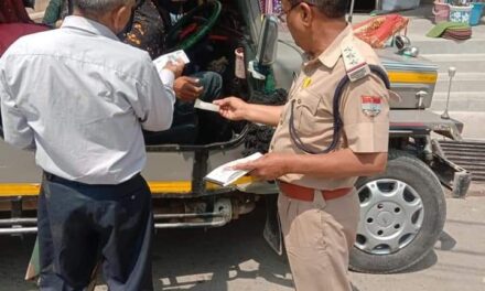 यातायात नियमों का उल्ल्घंन करने पर पिथौरागढ़ पुलिस ने कुल 160 वाहन चालकों का चालान कर 2 वाहन किये सीज