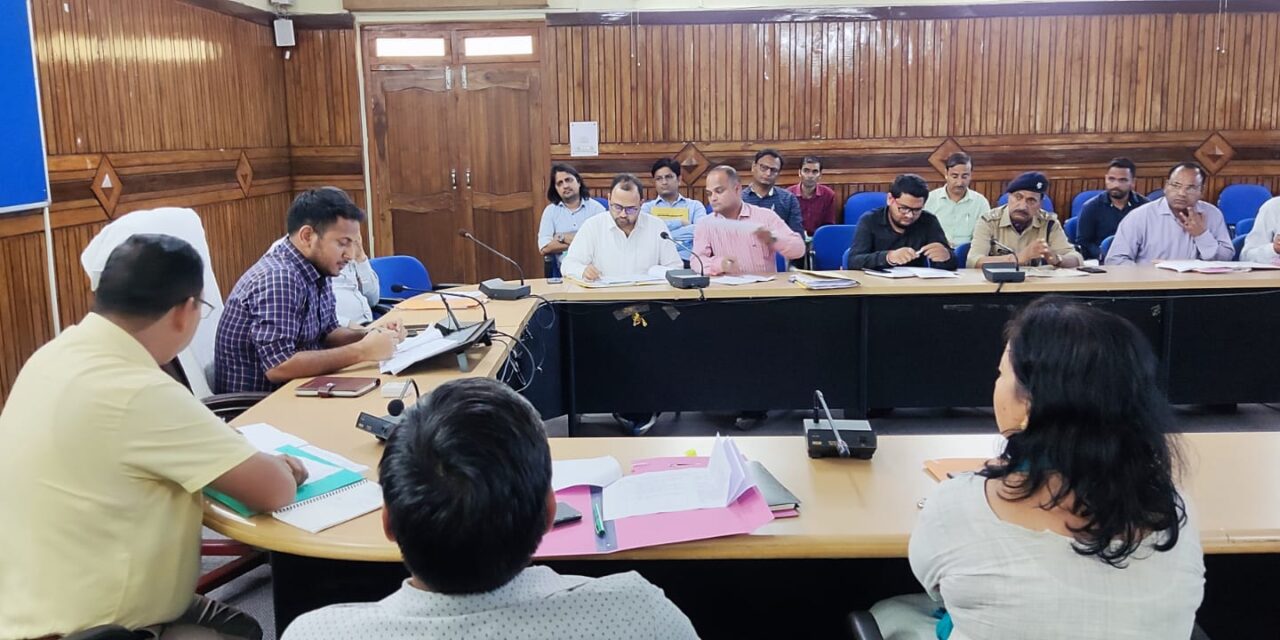 मुख्यमंत्री पुष्कर सिंह धामी की जनपद चंपावत की 72  घोषणाओं को पूर्ण कर धरातल पर लाए जाने के लिए लगातार हो रही समीक्षा बैठक