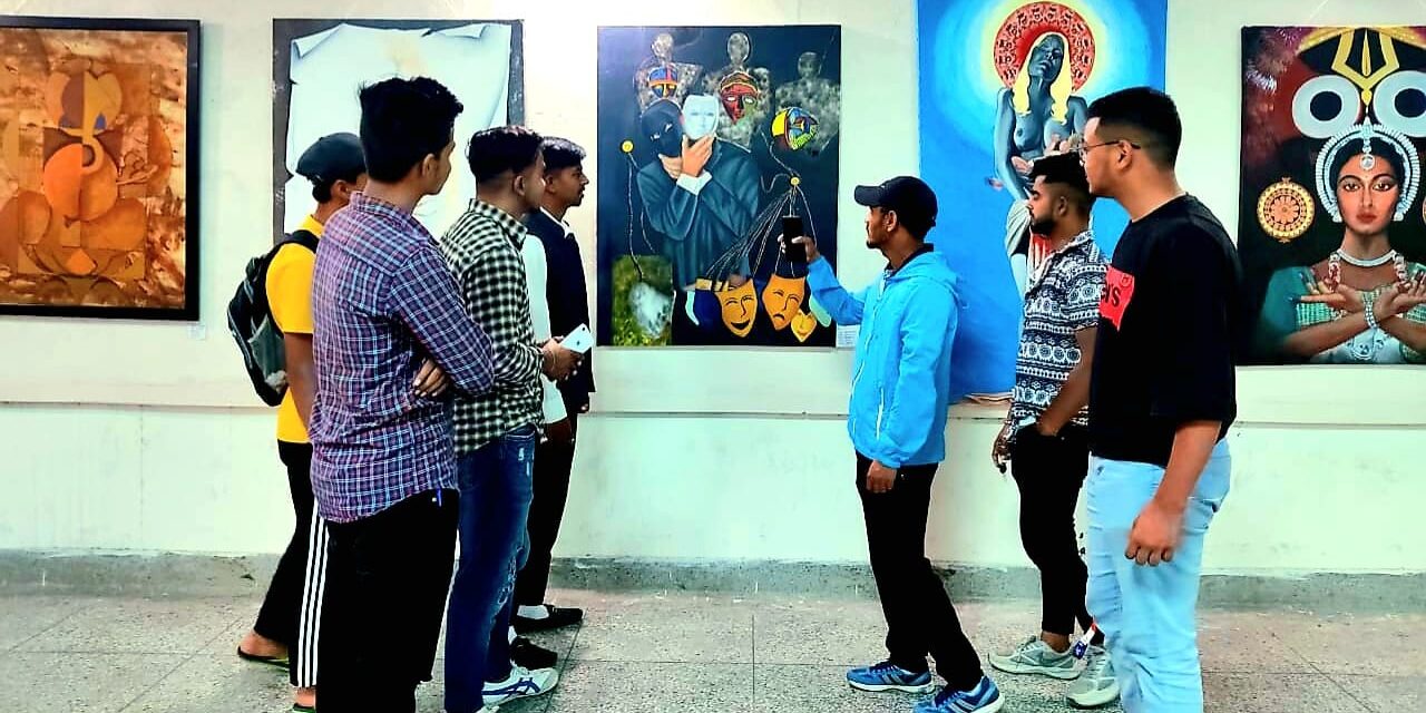 दृश्य कला संकाय सोबन सिंह जीना विश्वविद्यालय में चल रही सात दिवसीय वार्षिक कला प्रदर्शनी