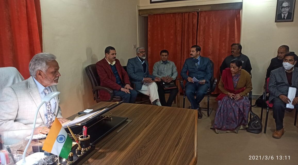 सोबन सिंह जीना विश्वविद्यालय, अल्मोड़ा में माननीय कुलपति प्रो0 नरेंद्र सिंह भंडारी की अध्यक्षता में परीक्षा समिति की बैठक आयोजित हुई। परीक्षाओं के संबंध में हुई बैठक
