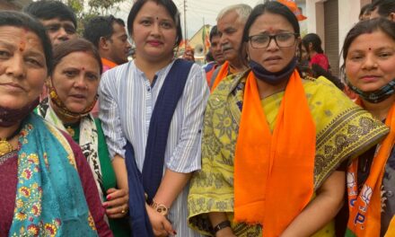 सल्ट उपचुनाव में भाजपा की महिला मोर्चा ने भी प्रत्याशी महेश के लिए घर घर जाकर मांगे वोट