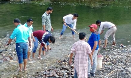 सेवा और समर्पण अभियान के अंतर्गत गाँधी एवम  शास्त्री जी की जयंती पर भाजपा ने किया सफाई  कार्यक्रम का आयोजन