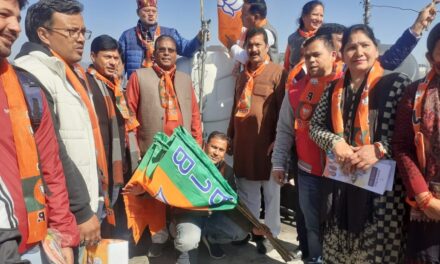 प्रदेश महामंत्री सुरेश भट्ट की उपस्थिति में भारतीय जनता पार्टी कार्यकर्ताओं ने सैलाखोला वार्ड में घर-घर भाजपा हर घर भाजपा अभियान का किया शुभारंभ