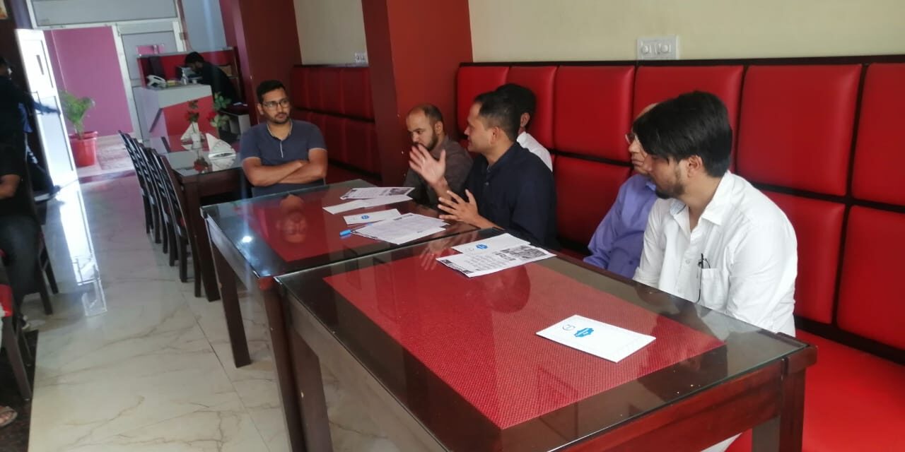 धर्म निरपेक्ष युवा मंच संयोजक विनय किरौला ने कहा मुख्यमंत्री को चंपावत के साथ साथ अल्मोड़ा शहर को भी हैरिटेज सिटी बनाने की घोषणा कर विशेष पैकेज उपलब्ध कराना चाहिये