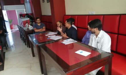 धर्म निरपेक्ष युवा मंच संयोजक विनय किरौला ने कहा मुख्यमंत्री को चंपावत के साथ साथ अल्मोड़ा शहर को भी हैरिटेज सिटी बनाने की घोषणा कर विशेष पैकेज उपलब्ध कराना चाहिये