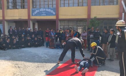 फायर स्टेशन अल्मोड़ा ने महिला पॉलिटेक्निक पाताल देवी अल्मोड़ा में किया मॉक ड्रिल