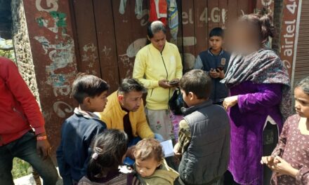 अल्मोड़ा पुलिस की आँपरेशन मुक्ति टीम का नगर एवं ग्रामीण क्षेत्रों में निरंतर जारी है “भिक्षा नही शिक्षा दें” के तहत बच्चों का चिन्हिकरण/जनजागरुकता अभियान