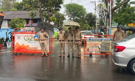 अब नैनीताल की तर्ज पर रामनगर क्षेत्र में भी लखनपुर चुंगी से कोसी बैराज तक चहल-कदमी हेतु पर्यटको एवं स्थानीय लोगों के लिए डीएम नैनीताल में दी सहूलियत तो एसएसपी नैनीताल ने नियुक्त किया पुलिस बल, प्रातः 5:00 से 7:00 एवं सायं 6:00 से 8:00 के मध्य केवल पैदल यात्रियों के लिए खुला रहेगा उपरोक्त मार्ग
