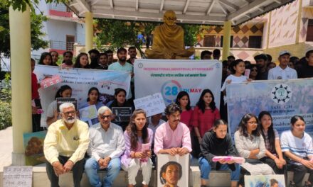 सोच संस्था ने अंतर्राष्ट्रीय मासिक धर्म स्वच्छता दिवस के अवसर पर अल्मोड़ा शहर में निकाली जागरूकता रैली, सैनिटरी पैड और जागरूकता पोस्टर हाथ में पकड़कर लोगों ने किया प्रतिभाग
