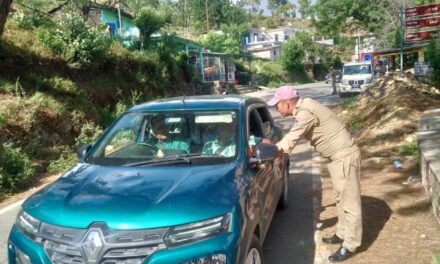 अल्मोड़ा पुलिस ने ऑपरेशन मर्यादा व यातायात नियमों के उल्लंघन पर 144 लोगों पर  चालानी कार्यवाही कर 70,700₹ जुर्माना वसूला