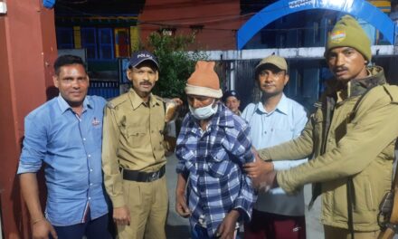 अल्मोड़ा पुलिस ने मानसिक रुप से कमजोर गुमशुदा बुजुर्ग व्यक्ति को तलाश कर किया परिजनों के सुपुर्द
