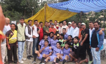 स्वर्गीय मोहनलाल वर्मा मेमोरियल फुटबॉल टूर्नामेंट का फाइनल  अंबेडकर एफ सी रानीखेत ने 2=0 से जीता