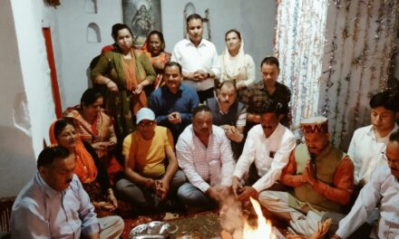 भाजपा कार्यकर्ताओं ने हवन कर धूमधाम से मनाया प्रधानमंत्री मोदी का जन्मदिन