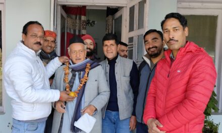 कोश्यारी के अल्मोड़ा आगमन पर भारतीय जनता पार्टी कार्यकर्ताओं ने किया भव्य स्वागत