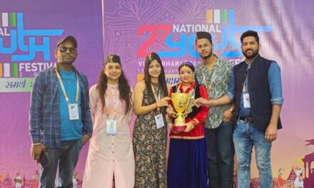 कैबिनेट मंत्री रेखा आर्या ने राष्ट्रीय युवा महोत्सव के एकल नृत्य में सृष्टि को प्रथम पुरस्कार जितने पर दी बधाई कहा हमारे युवा है राज्य का भविष्य