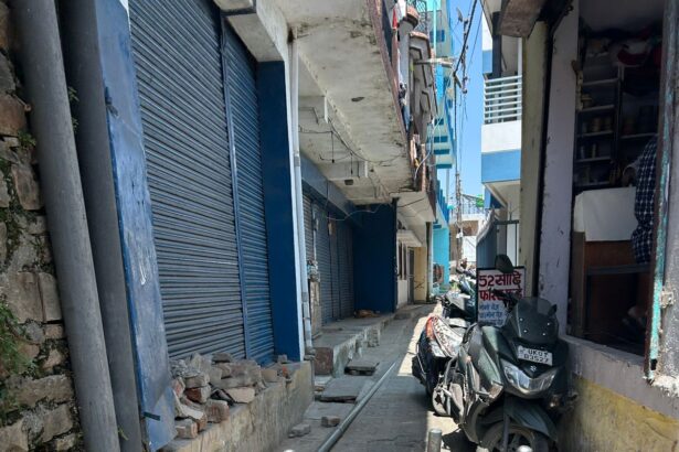 Residents Demand Reopening of Gate at Dharanaula Route in Almora